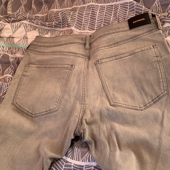 Express Supersoft Midrise Skinny Jean in Grey, 12 Long - Picture 3 of 8